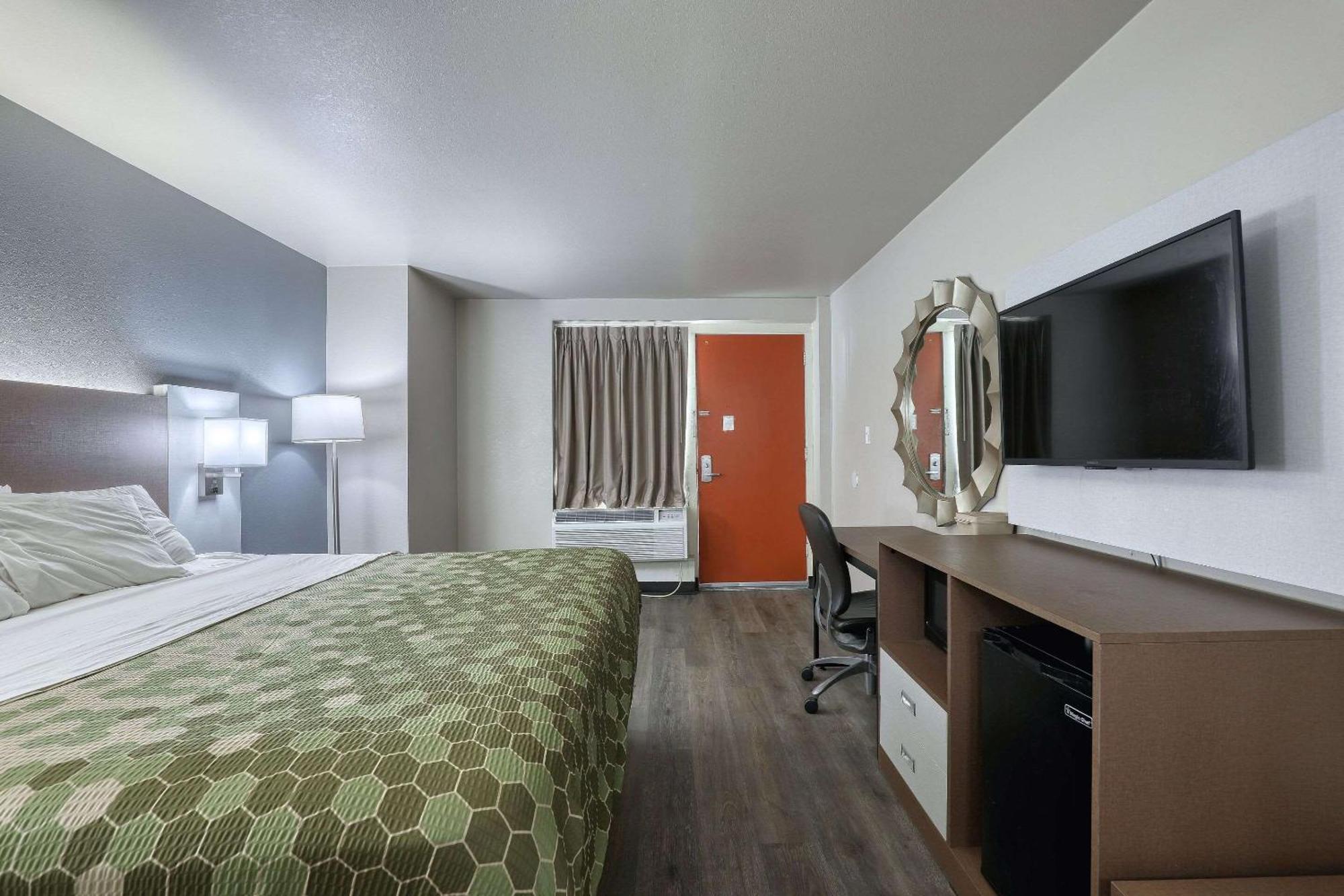 Econo Lodge Neenah Exterior foto