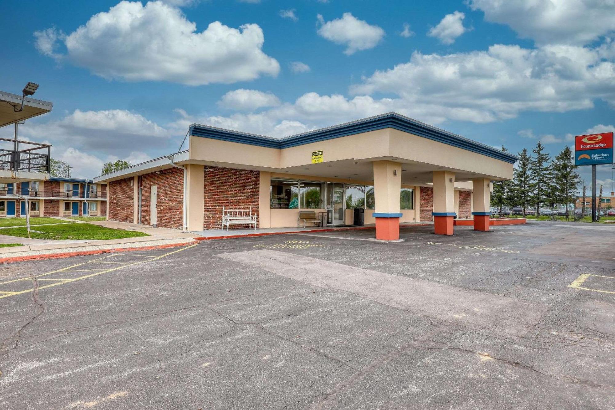 Econo Lodge Neenah Exterior foto
